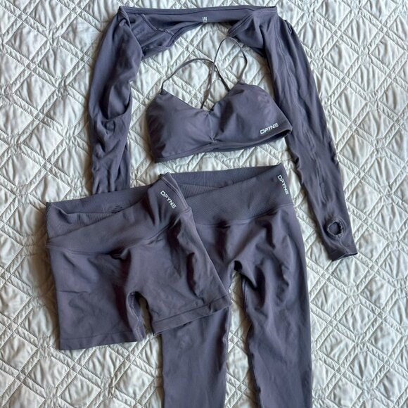 DFYNE Vision collection, sports bra, shrug, leggings and short, color Dove small - Picture 1 of 6